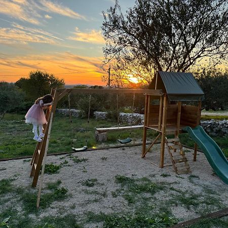 Villa Relax And Unwind: Family-Friendly House Near Zadar In Zagrad Exterior foto