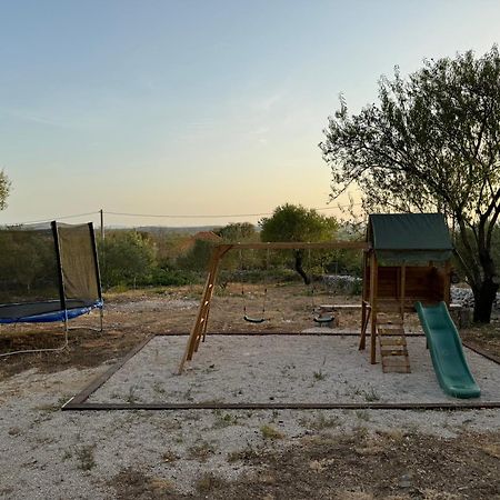 Villa Relax And Unwind: Family-Friendly House Near Zadar In Zagrad Exterior foto