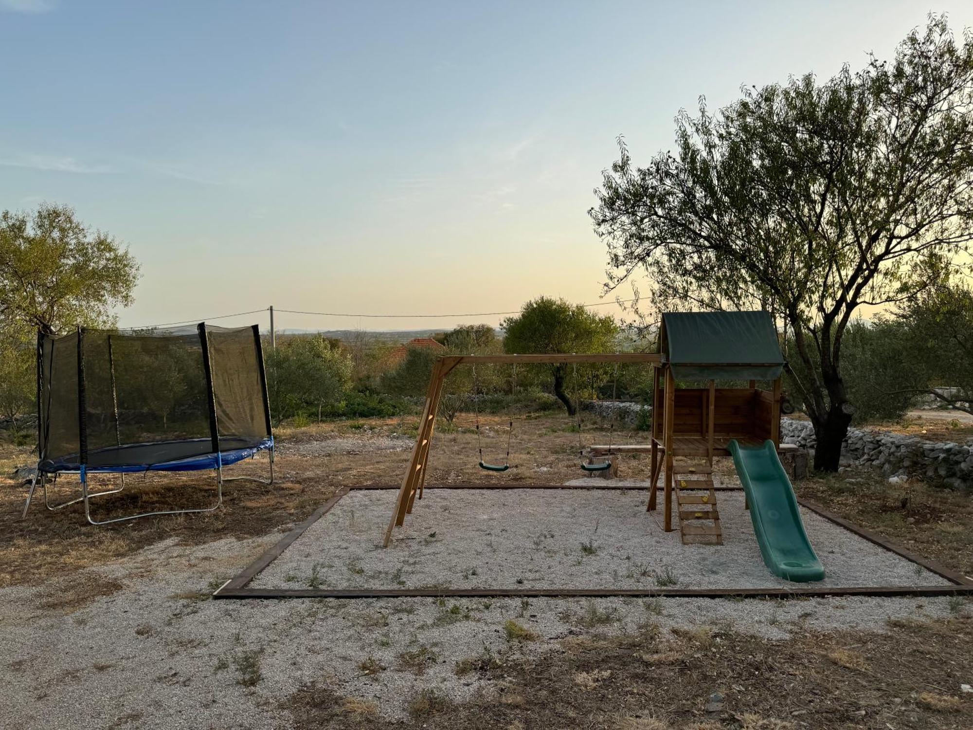 Villa Relax And Unwind: Family-Friendly House Near Zadar In Zagrad Exterior foto